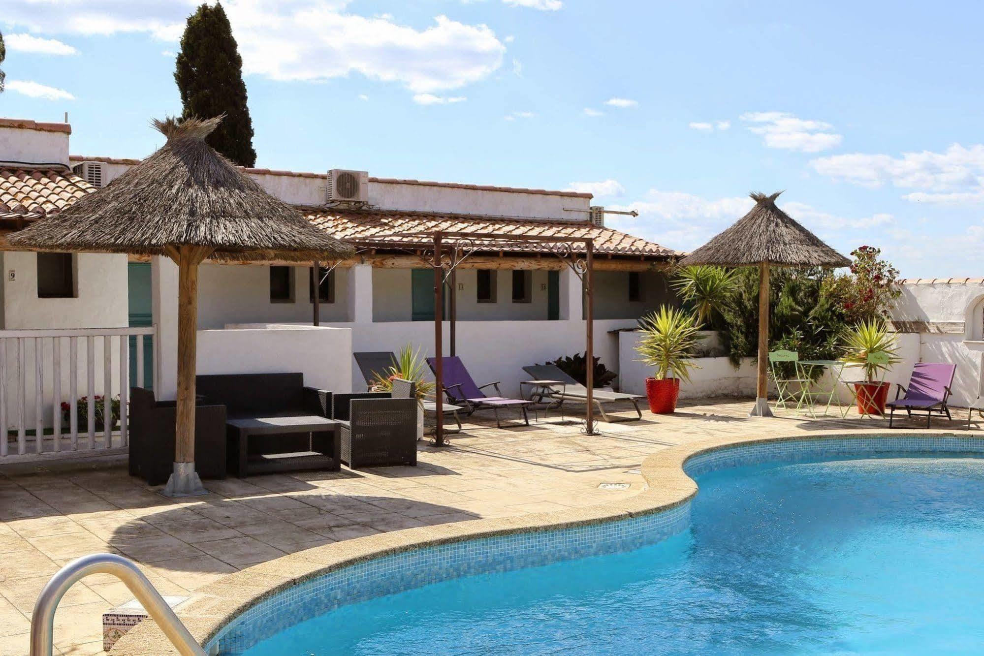 Hotel La Palunette Saintes-Maries-de-la-Mer Exterior photo